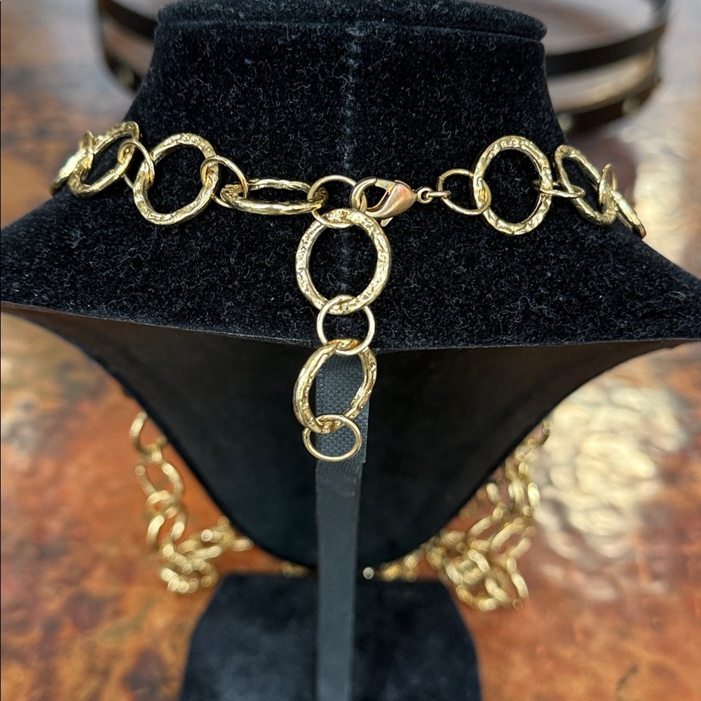 Elegant Hammered Gold Tone Circle Chain 3 Strand Necklace 15” Length - Picture 4 of 4